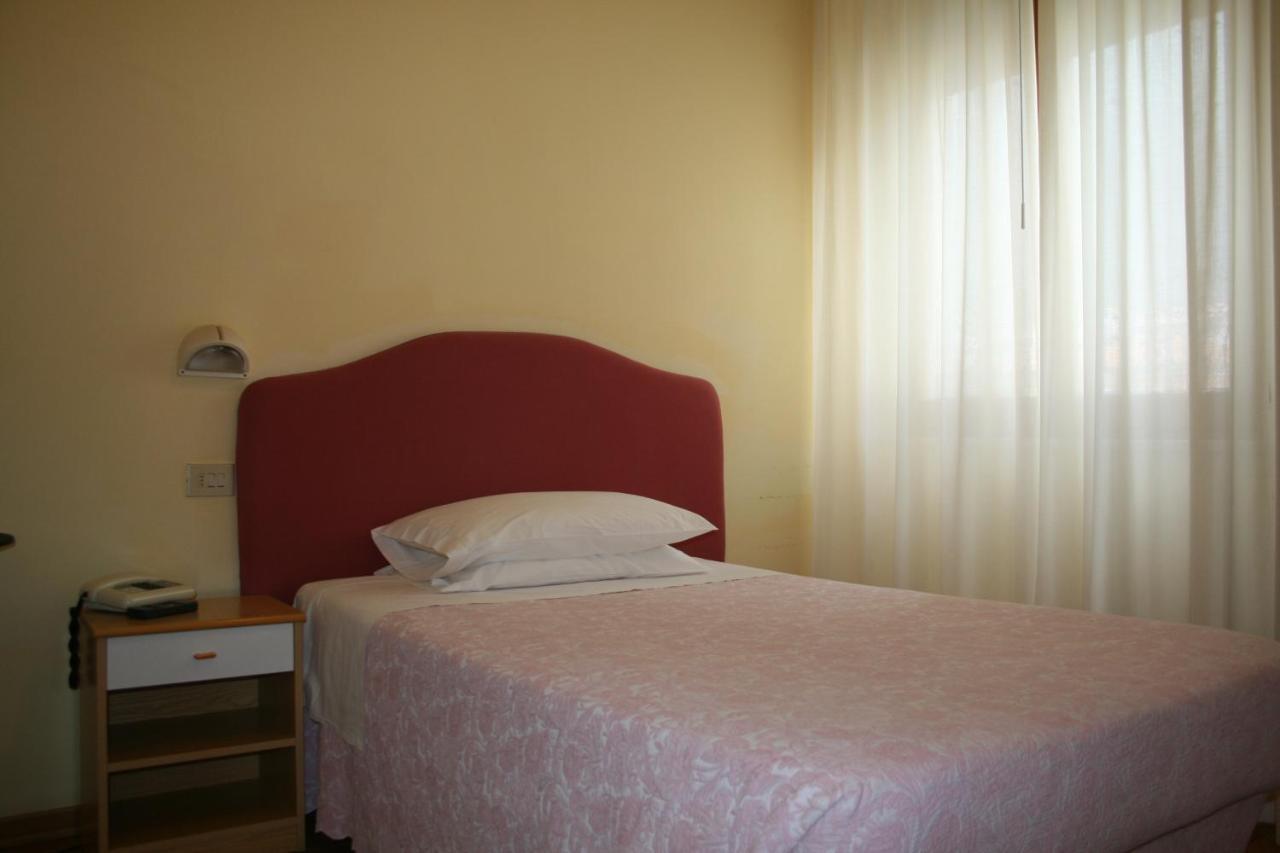 Hotel Risorgimento Chianciano Terme Pokój zdjęcie